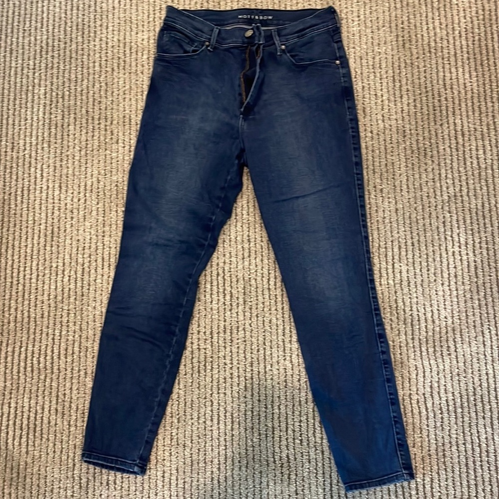 Mott & Bow high rise skinny jeans. Size W30 L28